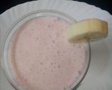 A picture of step 3 of Banana Rose Smoothy.
