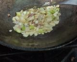 Foto langkah ke 3 dari resep Tumis Tempe Okra Hijau.