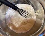 A picture of step 1 of Filipino Camaron Rebosado.