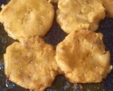 A picture of step 4 of Aloo tikki.