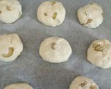 A picture of step 4 of Panini alle olive.
