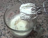 Foto del paso 1 de la receta: Bizcochuelo de claras y limón sin azúcar y sin gluten ideal para desayunos y meriendas