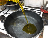 Foto del paso 1 de la receta: Pollo en salsa de cebolla y setas