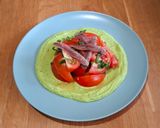 Foto del paso 4 de la receta: Ensalada de tomate con crema de aguacate
