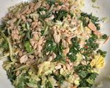 A picture of step 4 of Kale salad with crushed peanuts.
