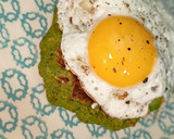 Foto del paso 7 de la receta: Gofre de verduras con huevo a la plancha