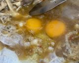 Gambar langkah 5 resipi Cendawan tiram enoki dan telur.