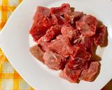 Foto langkah ke 1 dari resep Semur Daging + Terong.