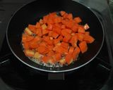 Foto langkah ke 1 dari resep Sop SWT (Sosis Wortel Tahu) & tips wortel tidak langu.