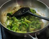 Foto langkah ke 4 dari resep Brokoli bawang putih.