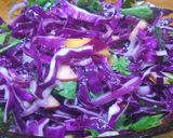 Foto del paso 7 de la receta: Solomillo marinado con col morado, frutas dulces y más