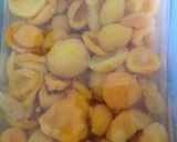 A picture of step 2 of Khubani ka meetha/ chutney.