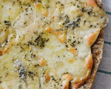Foto del paso 5 de la receta: Pizza 4 Quesos blanca