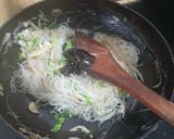 Foto langkah ke 5 dari resep Bihun Oseng Kecap.