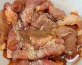 รูปขั้นตอนการทำที่ 2 ของ หมูคั่วแม็กกี้
