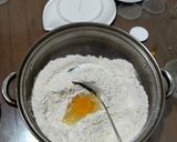 Foto langkah ke 1 dari resep Donat Maizena.