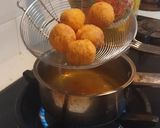 Foto langkah ke 5 dari resep Bitterballen roti tawar.