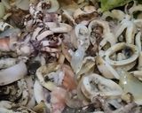 Foto langkah ke 1 dari resep Cumi kentang gurih.