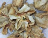 Foto langkah ke 5 dari resep Pangsit goreng isi ayam sayur.