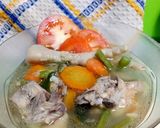 Foto langkah ke 5 dari resep Sop ceker tulangan.