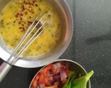 চিজি সালামি অমলেট (cheesy salami omelette recipe in Bengali) রেসিপি ধাপ - 2 ছবি