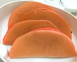 Foto langkah ke 5 dari resep Strawberry Pancake Lipat.
