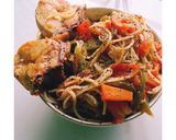A picture of step 3 of Street style wet chicken noodles.