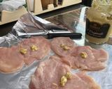 Foto langkah ke 1 dari resep Ayam Roll Garlic & Parsley.
