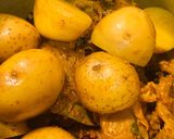 আলু দিয়ে পাঁঠার মাংসের ঝোল (Alu diye Pathar Mangsher Jhol Recipe in Bengali) রেসিপি ধাপ - 8 ছবি