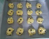 Foto langkah ke 6 dari resep Vanilla Chocochip Cookies.