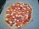 Foto del paso 3 de la receta Pizza de Salmón con Albahaca fresca