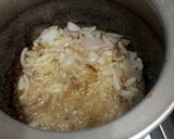 A picture of step 4 of Vegetable gravy 🥒 🥒🧅🧄🥘.