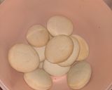 Foto del paso 2 de la receta: Budín con escones de panadería🍮
