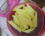 Foto langkah ke 2 dari resep Kentang goreng simple 2 bahan | French fries | tanpa masuk freezer.