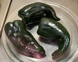 Foto del paso 1 de la receta: Chuleta de res con salsa de chile pasilla y pimiento verde