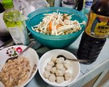 รูปขั้นตอนการทำที่ 1 ของ ต้มจืดเห็ดนางรมหลวงใส่ไก่สับลูกชิ้นหมู