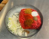 Une image de l'étape 1 de Durum kefta sauce piquante au yaourt.
