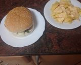 Foto del paso 7 de la receta: Hamburguesa de cerdo con mayonesa de cebolla frita y piparras
