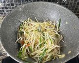 Foto langkah ke 2 dari resep Tumis Toge Kucai Teri.