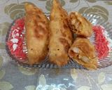 A picture of step 4 of Macroni calzone.