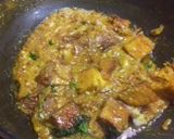 A picture of step 4 of Paneer dopyaza.