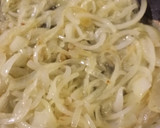 Foto del paso 1 de la receta: Cebollas caramelizadas con un toque de pimienta verde
