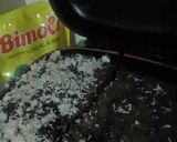 Foto langkah ke 5 dari resep Martabak Bolu Coklat Keju tanpa Santan HappyCall.