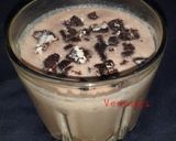 A picture of step 4 of Oreo Banana Milkshake.