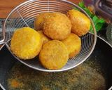 Foto langkah ke 5 dari resep Bola Labu kuning isi coklat.