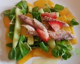 Foto del passaggio 5 della ricetta Insalata di sgombro e frutta