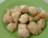 Foto langkah ke 4 dari resep Kembang Kol Goreng Tepung.