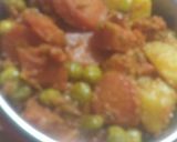 A picture of step 5 of Gazar Aloo Matar.
