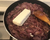Foto del paso 4 de la receta: Budín de cebolla morada