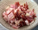 Foto del paso 3 de la receta: Pan relleno de cebolla, jamón, bacon, queso y aceitunas con un toque de orégano y ajo (sin lactosa)